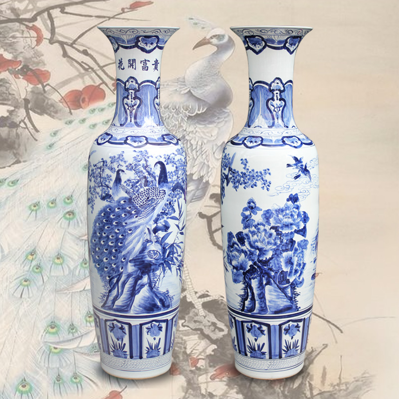 Jingdezhen ceramics hand - made peacock figure of large vase hotel opening gifts sitting room adornment is placed