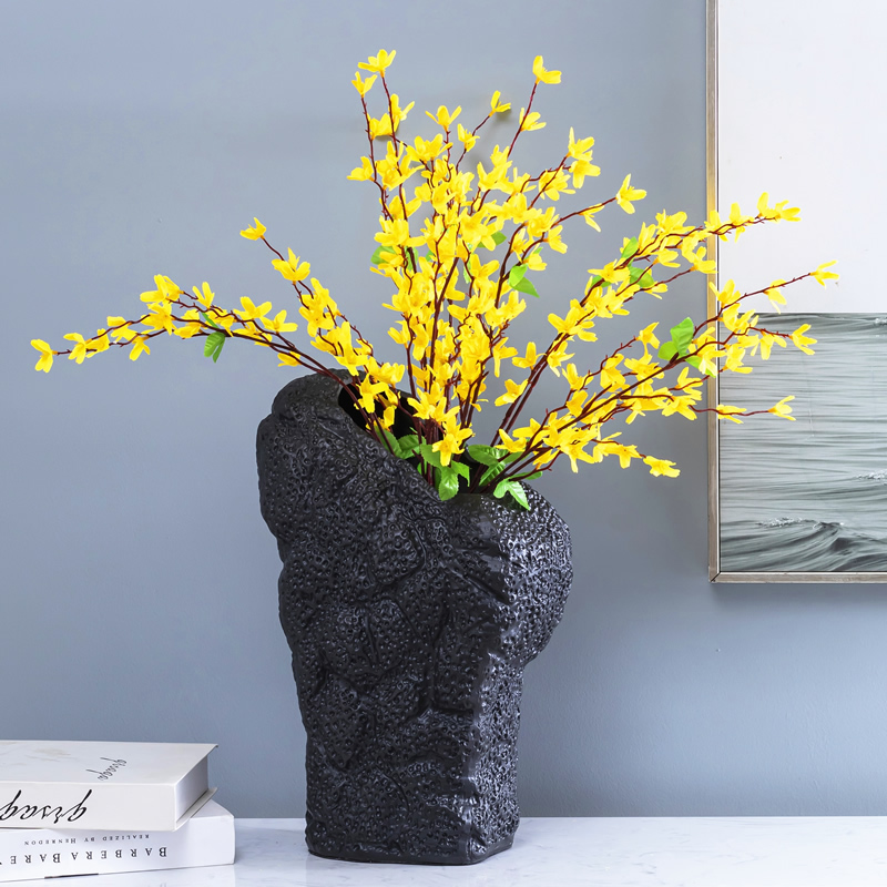 Modern minimalist ceramic vase does the table sitting room adornment flower implement sample room household soft dry flower is placed