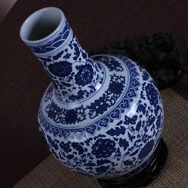 Jingdezhen ceramics antique Chinese blue and white porcelain vase sitting room home flower arranging rich ancient frame handicraft furnishing articles