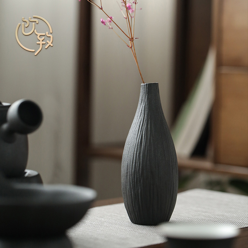 Ultimately responds to black pottery mini vase Japanese zen ceramic small dry flower flower arranging flower implement manual accessories to restore ancient ways furnishing articles