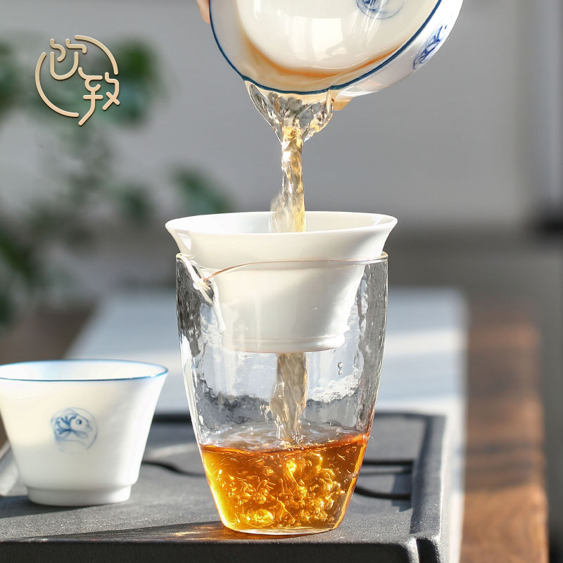 Ultimately responds white porcelain ceramic creative sweet white kunfu tea strainer to take a cup of tea strainer filter) Japanese tea taking tea