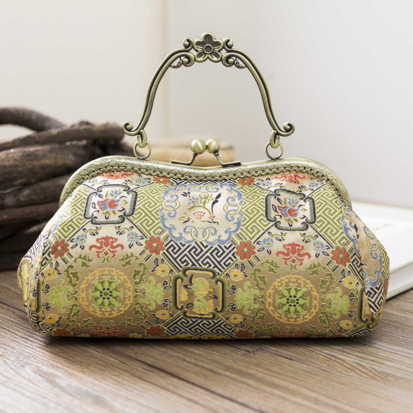 雅集原创手工制作真丝宋锦花窗花复古宴会配旗袍弧形手提口金包