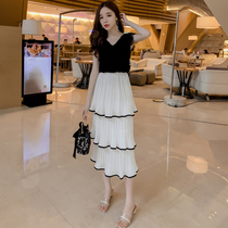 Cake skirt skirt 2021 new design sense female niche Korean sleeveless V-neck western style short black lace