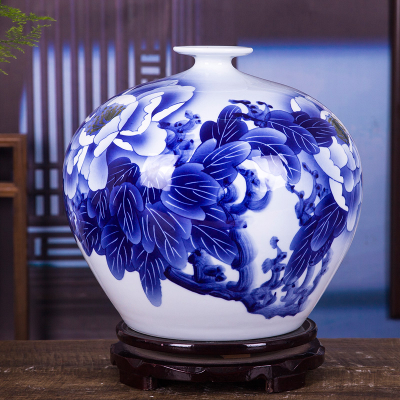 The Master of jingdezhen ceramics by hand draw blue and white porcelain vase peony pomegranate bottles of jade pool rich ancient frame furnishing articles