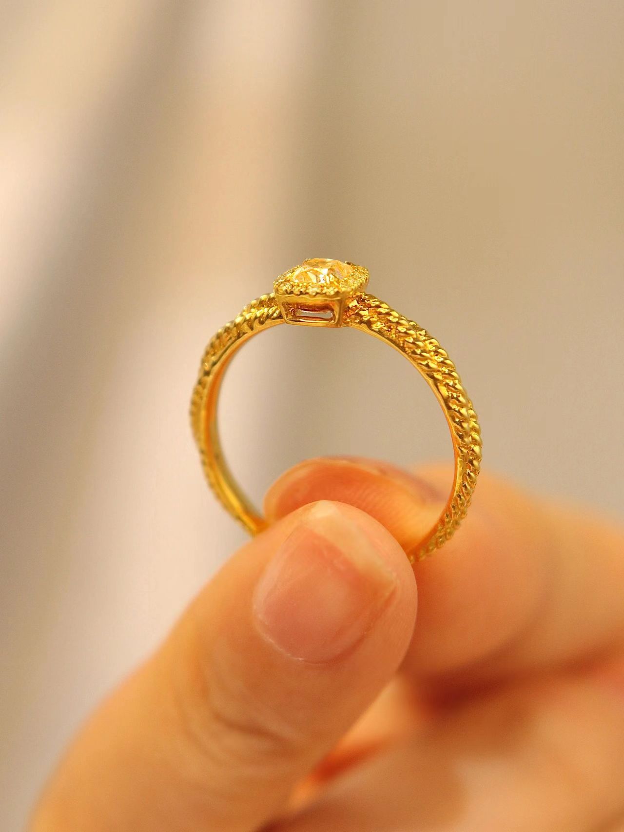 小红书新款小方糖黄水晶戒指女 小众轻奢简约食指戒指开口款in