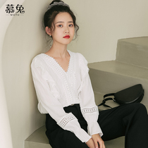 Sweet V collar bubble sleeve top female autumn 2021 New Korean style chic very fairy design sense niche shirt