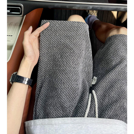Shorts men's summer 2025 new retro loose sports casual pants large size trendy brand wide-leg five-point pants large pants slits
Shorts men's summer 2025 new retro loose sports casual pants large size trendy brand wide-leg five-point pants large pants slits