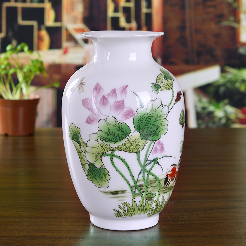 Jingdezhen ceramics famille rose porcelain vase landscape painting of flowers and household decoration in modern jewelry crafts are sitting room