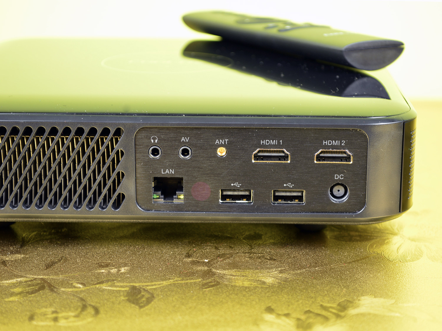 开箱测评酷乐视s3智能投影仪