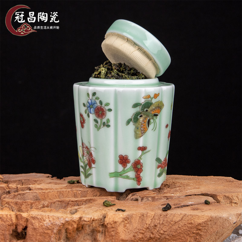 The Crown chang jingdezhen blue and white porcelain tea pot seal pot containing small mini portable ceramic round tea storage tanks