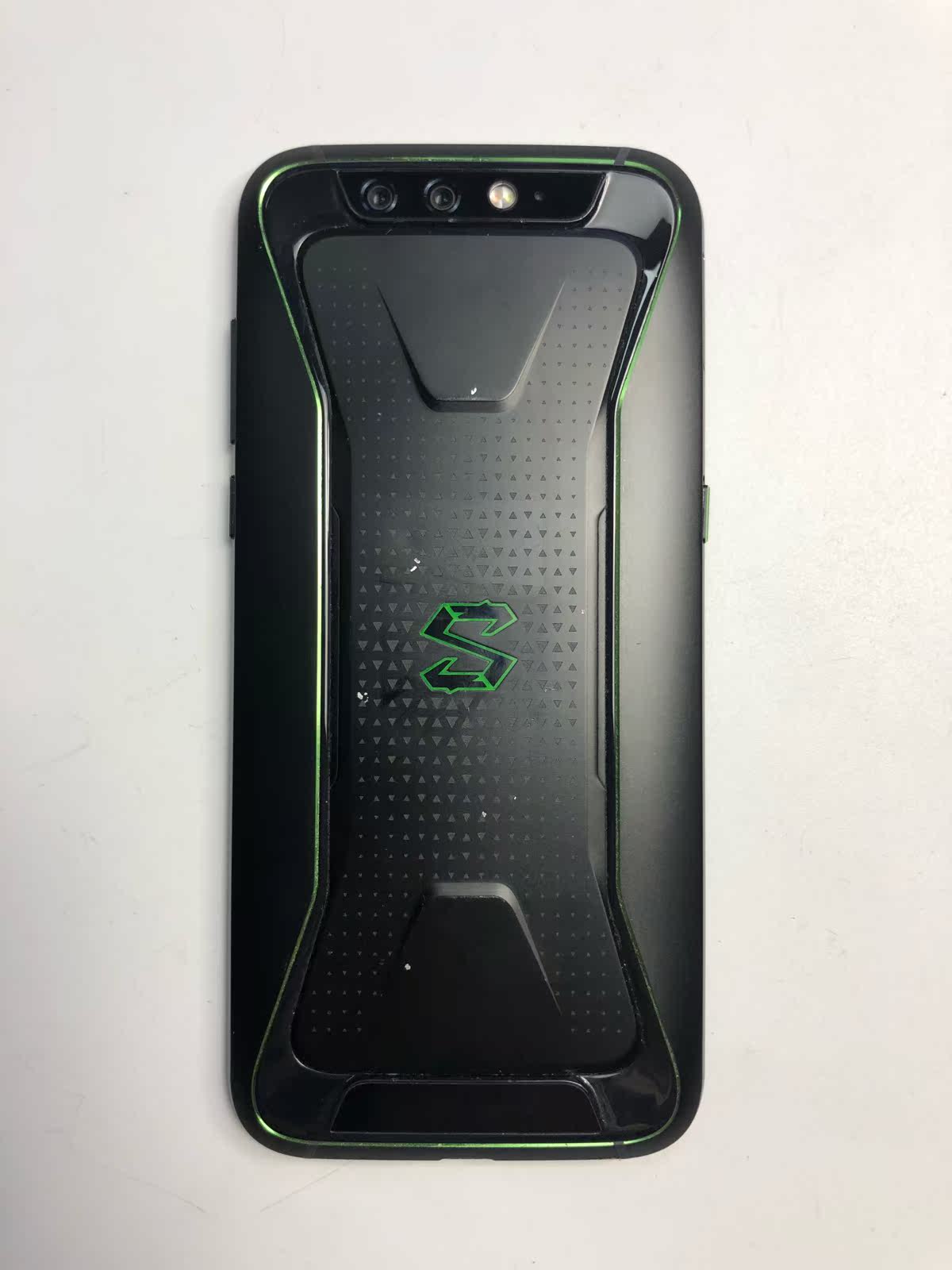 982571 黑鲨一代 黑色 6 64 全网通 成色差磕碰划痕掉漆 价格1450