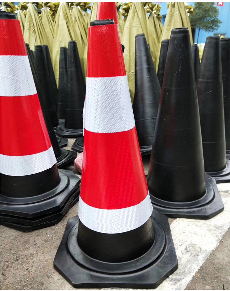 圆形塑料汽车桩道路圆锥筒标志牌交通隔离道路锥警示用品圆柱护栏