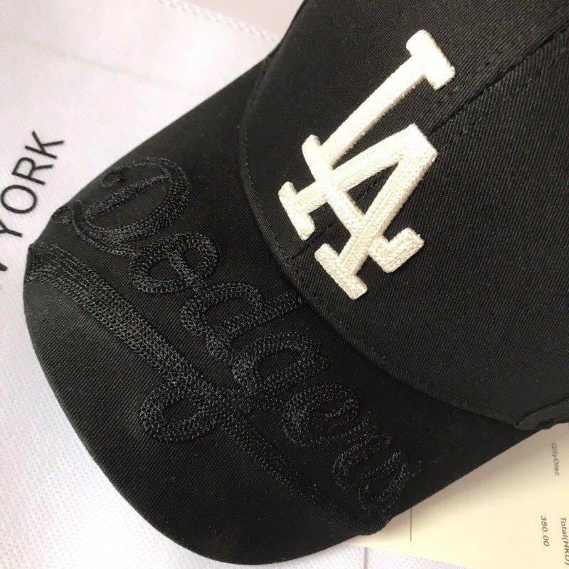 新款韩版潮牌签名刺绣鸭舌帽情侣款帽子百搭遮阳帽la洋基队棒球帽