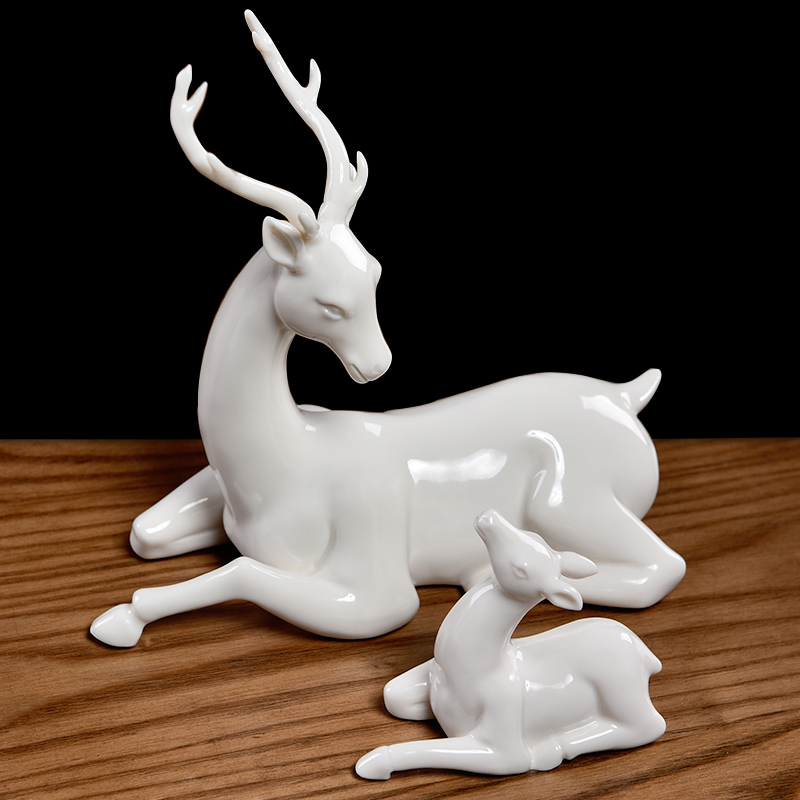 Oriental clay ceramic mother deer furnishing articles home sitting room of TV ark, wine rich ancient frame partition adornment