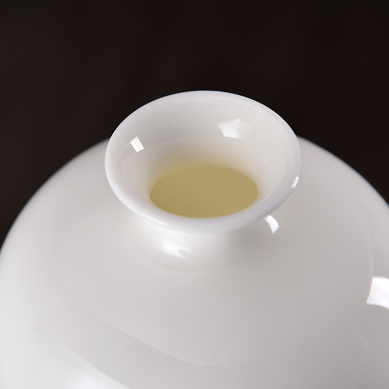 Oriental soil hand - made name plum flower vase dehua white porcelain ceramics furnishing articles of new Chinese style decoration/get a bottle
