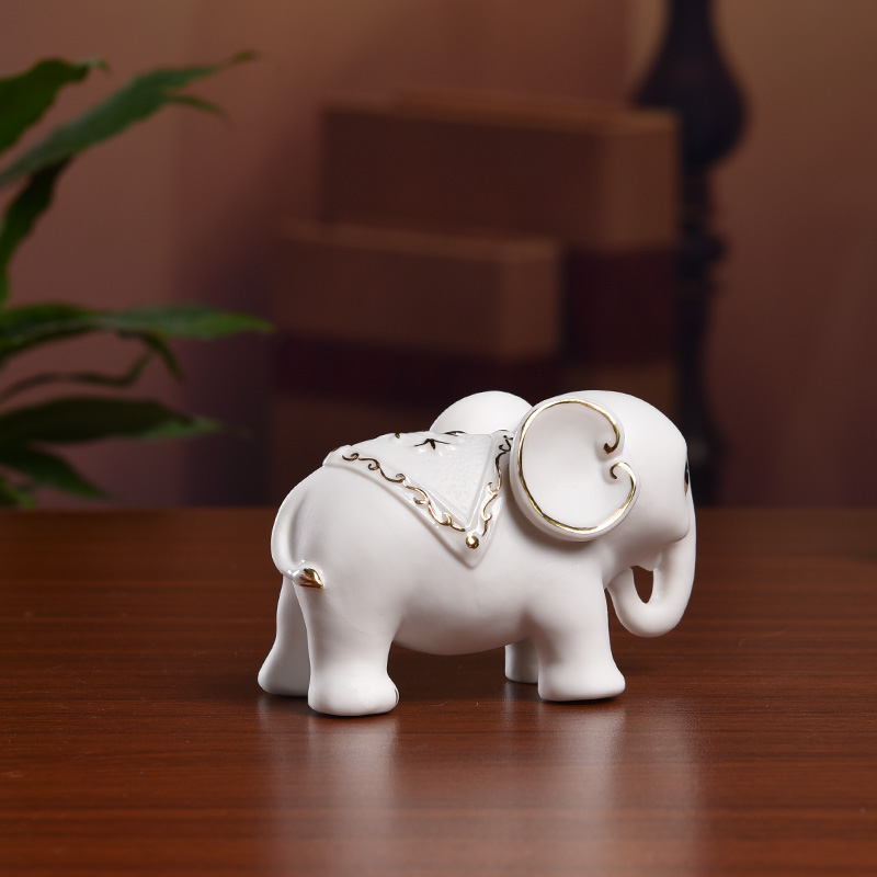 Oriental clay ceramic elephant place to live in the living room TV cabinet desktop decoration, as well