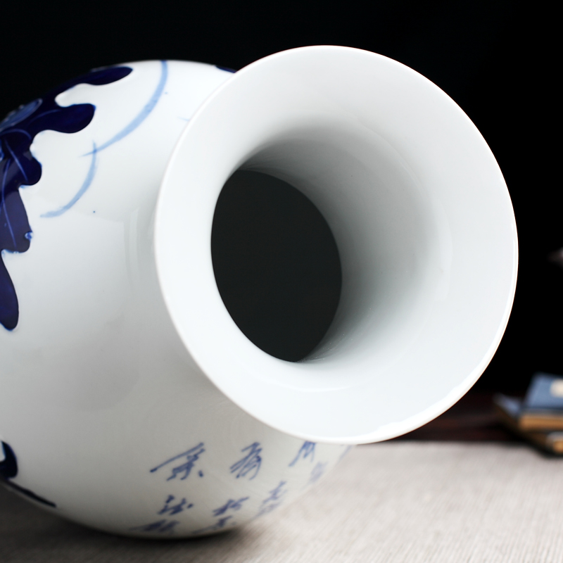 Relief crafts checking pottery and porcelain vase of blue and white porcelain of jingdezhen Chinese hand - made decorative sitting room place flower arrangement