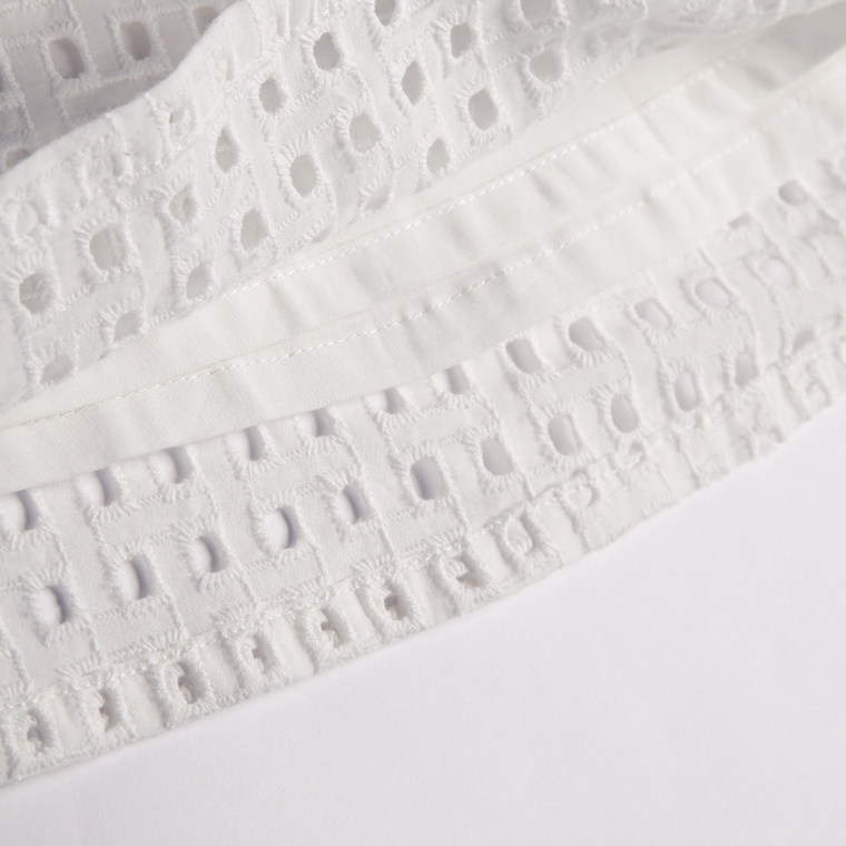 拉夏贝尔 2015夏新款 网格镂空短袖露肩白色连衣裙10200314