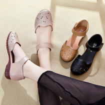 Summer fashion Baotou comfortable flat heel middle-aged women leather mother sandals women flat soft soles middle-aged leather shoes