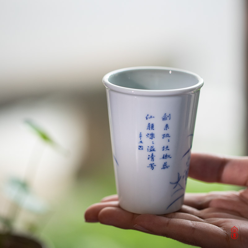 After the rain irises fragrance - smelling cup jingdezhen blue and white hand - made ceramic cups personal special masters cup sample tea cup