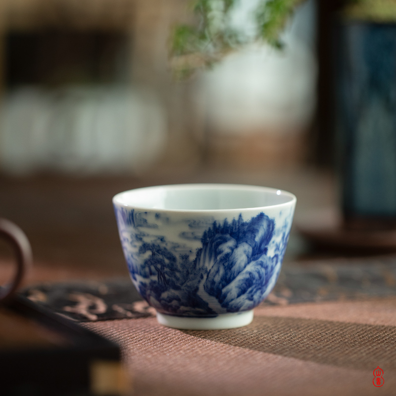 Day green room blue and white painting landscape cup of jingdezhen ceramics by hand, the high - end personal special cups sample tea cup