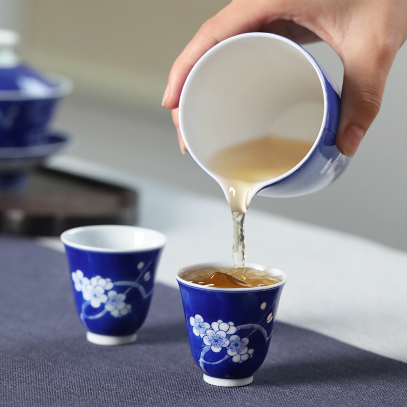 Blue and white ice mountain sound hand - made may well fair keller cup points of tea, tea sea jingdezhen ceramic tea set tea accessories