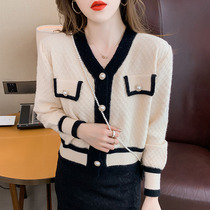 Fall high - end fragrance knitted on a female design and a niche coat 2021 new short sweater sweater