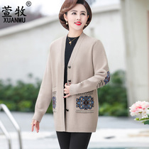 2021 Moms new autumn clothing jacket foreign air mid-age womens spring autumn knit cardiovert blouses the length of the blouse