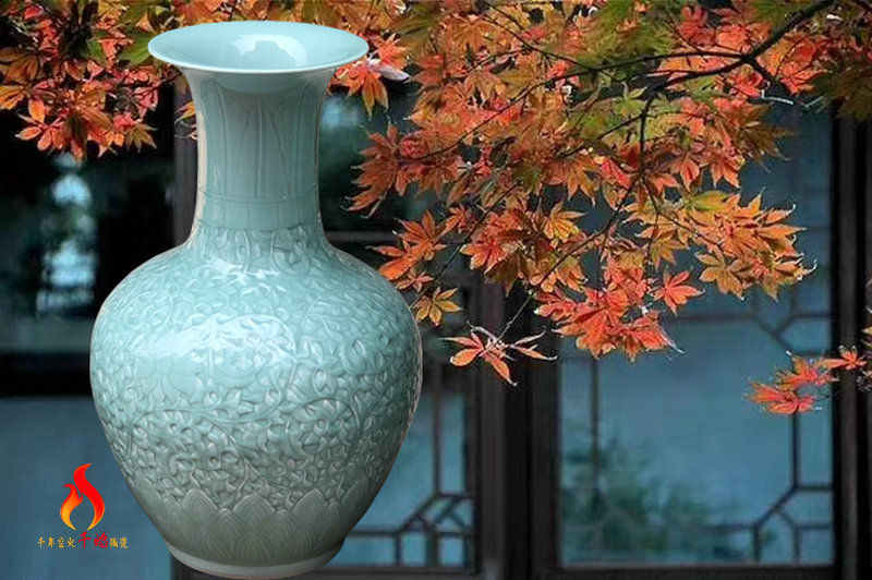 Thousands of flame jingdezhen ceramics vase landing shadow celadon carved lotus flower design Chinese put mesa