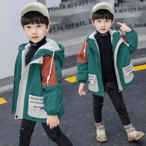 Boys' autumn and winter coat 2020 new children's cotton coat with velvet fashion and foreign gas middle school children cartoon with thick children's clothing