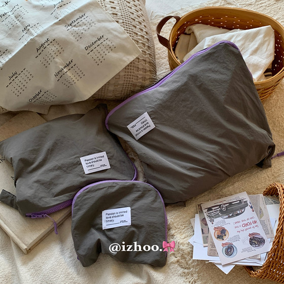 Minimalist gray and purple three-piece set ~ Business travel clothes storage bag underwear nylon waterproof suitcase classification bag
Minimalist gray and purple three-piece set ~ Business travel clothes storage bag underwear nylon waterproof suitcase classification bag