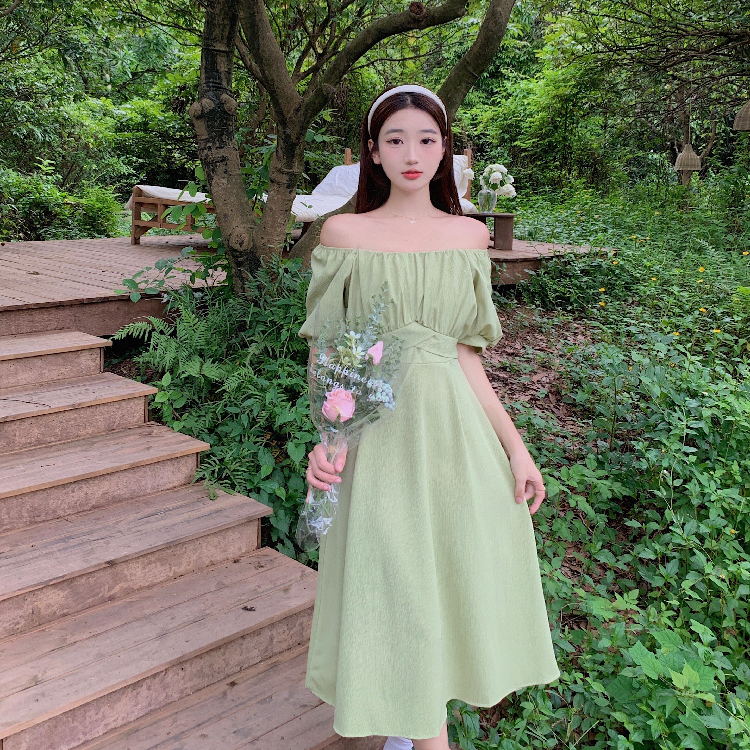 实拍大码女装夏季新款胖妹妹显瘦藏肉小众设计感减龄时尚连衣裙女