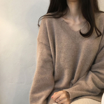 V-neck pullover sweater women autumn and winter Korean retro loose lazy wind wear age reduction Joker long sleeve knitted top