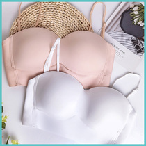 Underwear woman's summer thin-broken big breasts show a small chest gathering and close the pair of milk to prevent downhanging