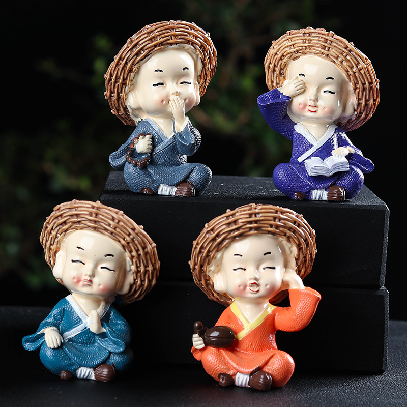 Creative resin young monk furnishing articles zen unique American four straw hat monk spend spoil tea pet landscape ornaments