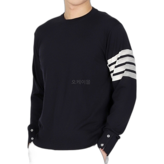 South Korea Direct Mail Thom Browne Men's Knitted Sweater MKA002A Y1014 415
South Korea Direct Mail Thom Browne Men's Knitted Sweater MKA002A Y1014 415