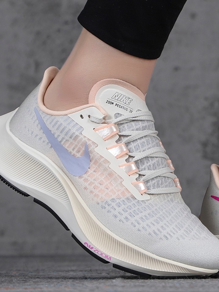 日落耐克飞马37女款跑步鞋