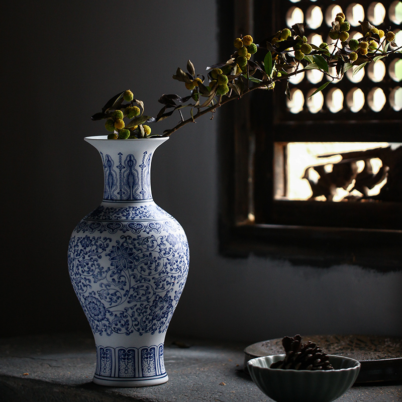 Jingdezhen Chinese unglazed ceramic thin foetus blue and white porcelain vase, the sitting room porch retro flower arranging TV ark, furnishing articles