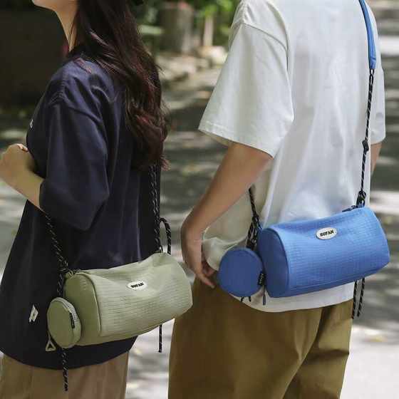 Cylinder crossbody bag men's Japanese lightweight small bag trendy brand summer casual versatile student large capacity shoulder bag trendy
Cylinder crossbody bag men's Japanese lightweight small bag trendy brand summer casual versatile student large capacity shoulder bag trendy