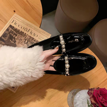 In 2022 the new college's low-heeled round leather shoes pearl chain Mary's flat-bottomed Lef shoes women's single shoes