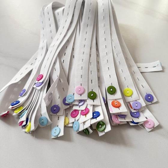 Lala roll lazy folding storage clothes artifact clothing bundling wardrobe classification underwear storage bundling belt
Lala roll lazy folding storage clothes artifact clothing bundling wardrobe classification underwear storage bundling belt