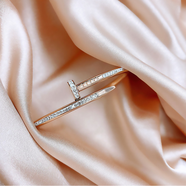 Light luxury temperament simple rose gold titanium steel net red nail bracelet female ins niche design sense high-end tide ring Light luxury temperament simple rose gold titanium steel net red nail bracelet female ins niche design sense high-end tide ring