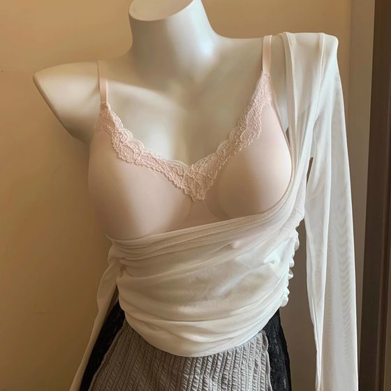 Summer thin lace underwear for women French sexy small breasts gathered together to make them look big without steel rings and traces thin shoulder strap bra
Summer thin lace underwear for women French sexy small breasts gathered together to make them look big without steel rings and traces thin shoulder strap bra