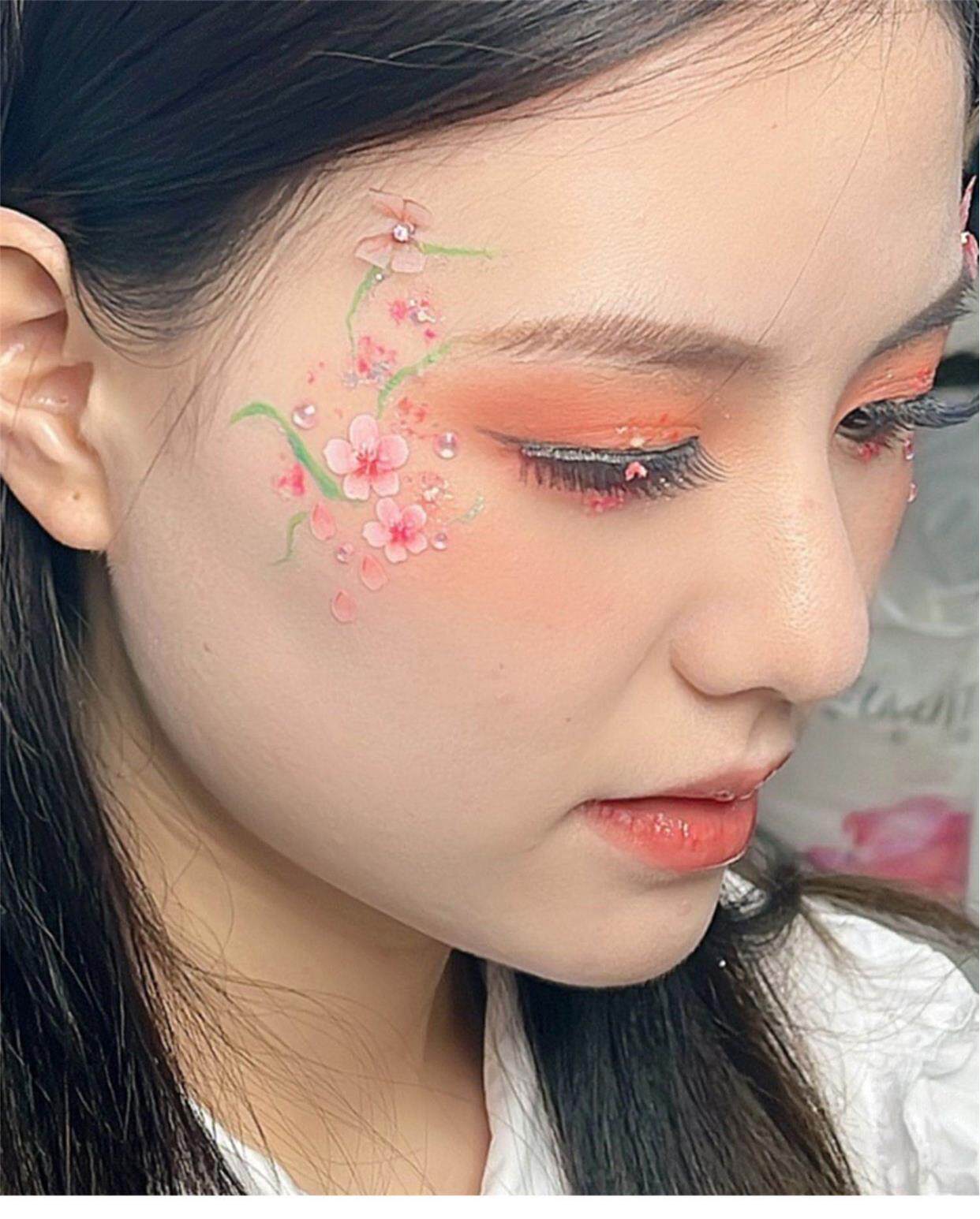 妆面脸上贴饰品眼角花樱花瓣贴纸面部化妆舞台妆脸眼