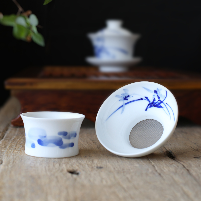 Jingdezhen up the fire which is hand made blue and white porcelain ceramic tea tea tea accessories filter separator filter is good