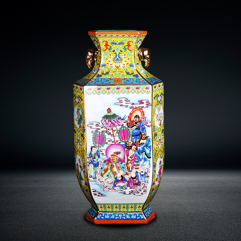 Jingdezhen ceramics vase archaize qianlong famille rose porcelain vase after classical Chinese style rich ancient frame is placed in the living room