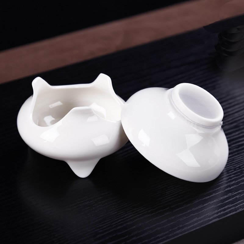 Dehua white porcelain single hook tea ceramic filtration tea set spare parts mesh tea tea strainer base isolation