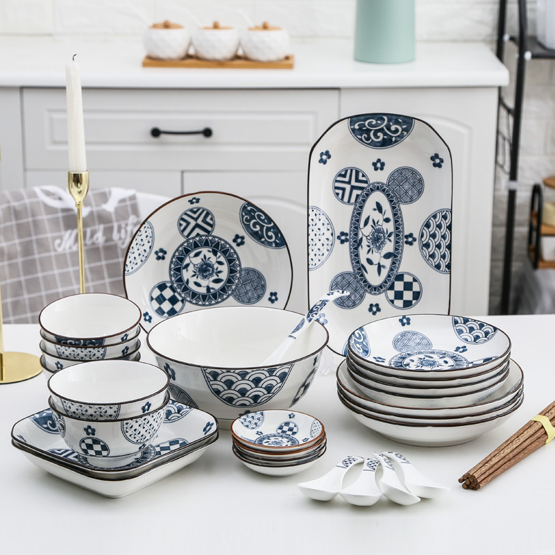 Under the Japanese blue and white glaze color ceramic tableware dishes chopsticks sets of household microwave bowl fish disk dishes a spoon