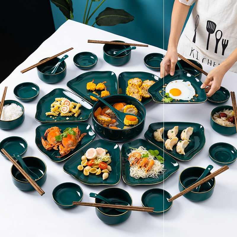 Web celebrity combination with suit platter round table is provided for a holiday home dish reunion creative ceramic plate of Chinese New Year