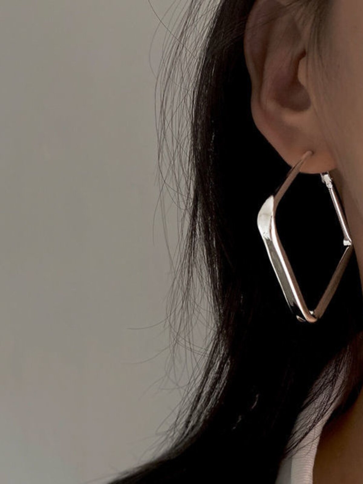 Orecchini a cerchio geometrici donna gioielli design eleganti_voghion.com